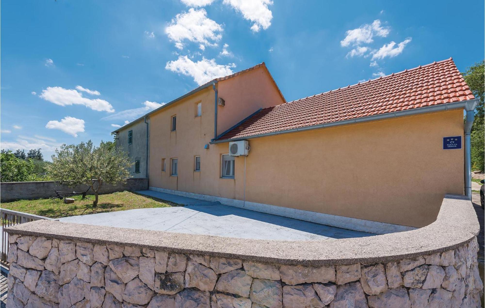 Amazing Home In Bilice With Outdoor Swimming Pool Szybenik Zewnętrze zdjęcie